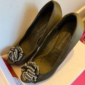 Steve Madden Olive Green Crystal Floral Peep-Toe Heels size 8